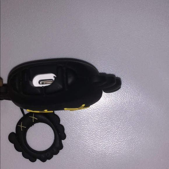 kaws AirPod Case - Picture 3 of 3